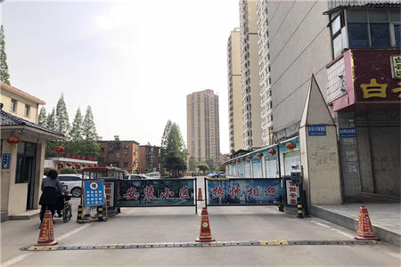 出售龙都帝邦风度国际2室1厅1卫86平简单装修